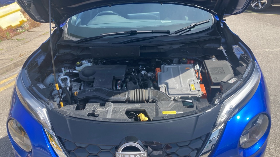 Nissan Juke 1.6 Hybrid N-Connecta 5dr Auto Hybrid Hatchback - Image 8