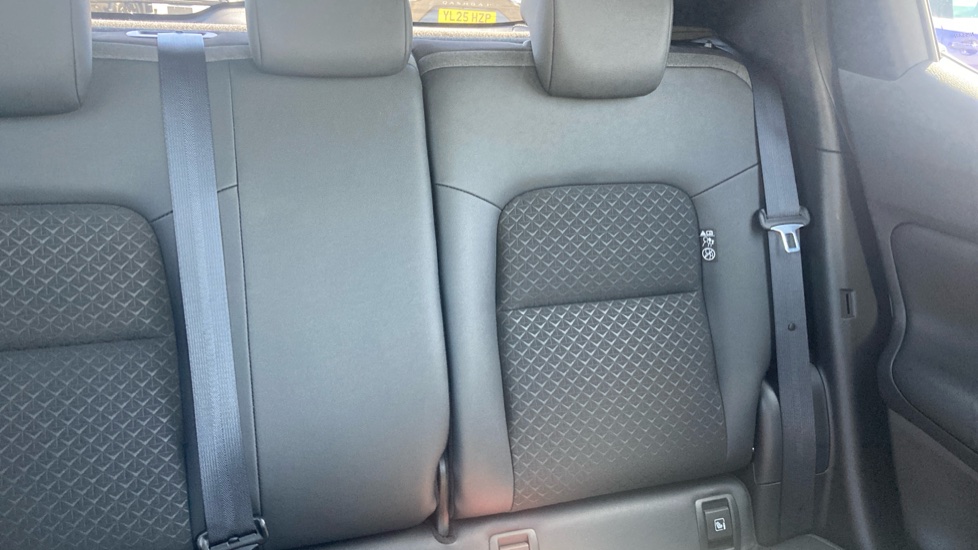 Nissan Juke 1.6 Hybrid N-Connecta 5dr Auto Hybrid Hatchback - Image 15