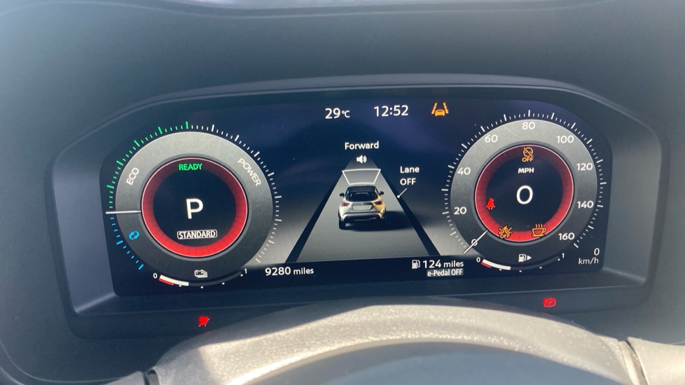 Nissan Juke 1.6 Hybrid N-Connecta 5dr Auto Hybrid Hatchback - Image 18