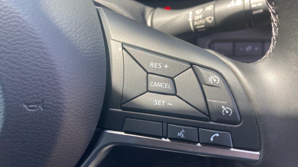 Nissan Juke 1.6 Hybrid N-Connecta 5dr Auto Hybrid Hatchback - Image 23