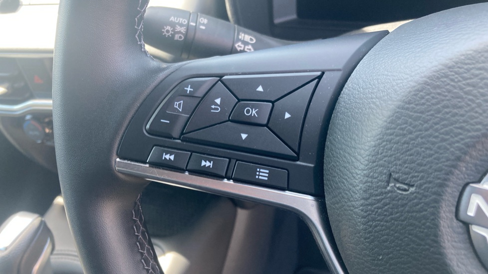 Nissan Juke 1.6 Hybrid N-Connecta 5dr Auto Hybrid Hatchback - Image 24
