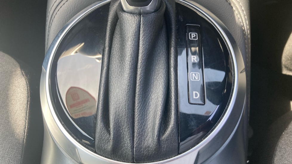 Nissan Juke 1.6 Hybrid N-Connecta 5dr Auto Hybrid Hatchback - Image 29