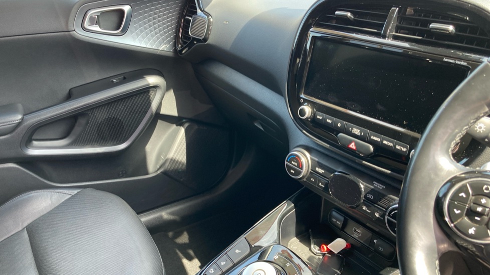 Kia Soul 150kW First Edition 64kWh 5dr Auto Electric Hatchback - Image 14