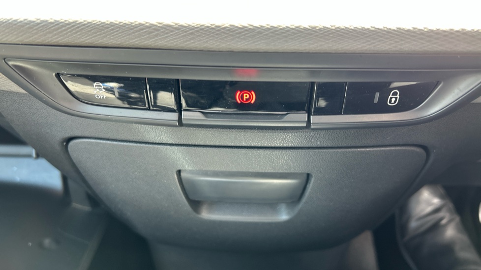 Citroen C4 Picasso 1.6 e-HDi 115 VTR+ 5dr Diesel Estate - Image 26
