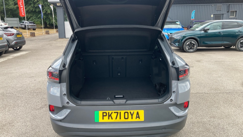 Volkswagen ID.4 150kW Max Pro Performance 77kWh 5dr Auto Electric Estate - Image 4