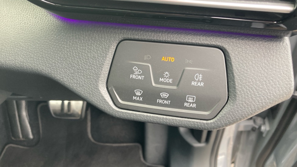 Volkswagen ID.4 150kW Max Pro Performance 77kWh 5dr Auto Electric Estate - Image 29