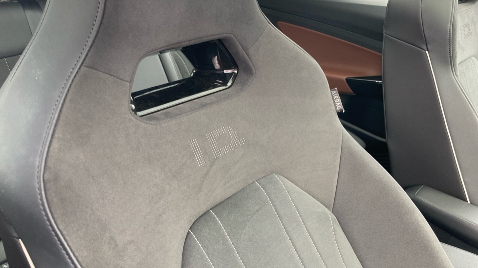 Volkswagen ID.4 150kW Max Pro Performance 77kWh 5dr Auto Electric Estate - Image 31