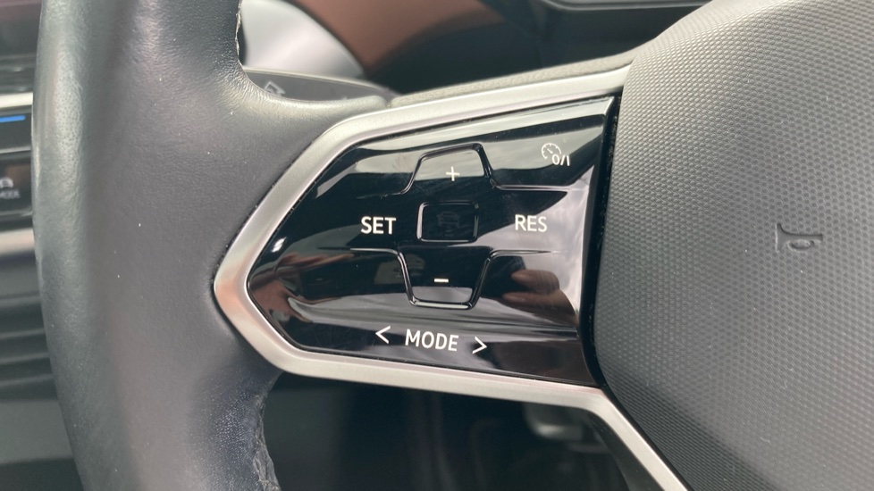 Volkswagen ID.4 150kW Max Pro Performance 77kWh 5dr Auto Electric Estate - Image 35