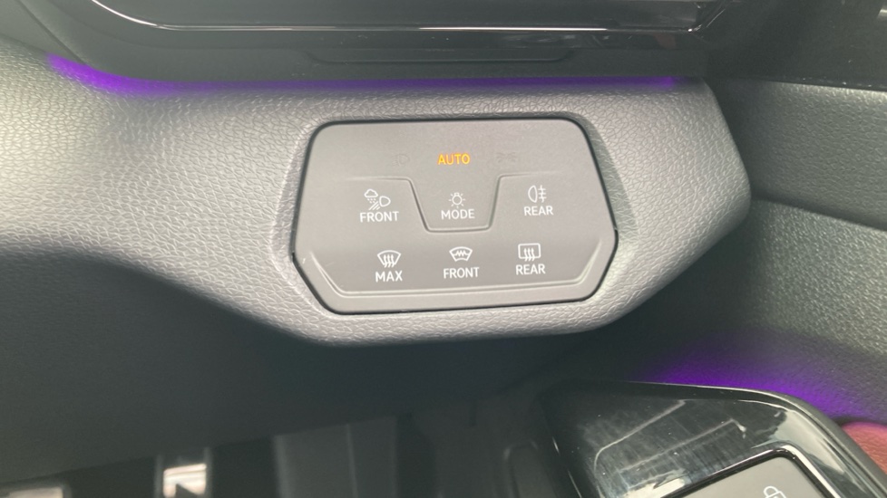 Volkswagen ID.4 150kW Max Pro Performance 77kWh 5dr Auto Electric Estate - Image 37