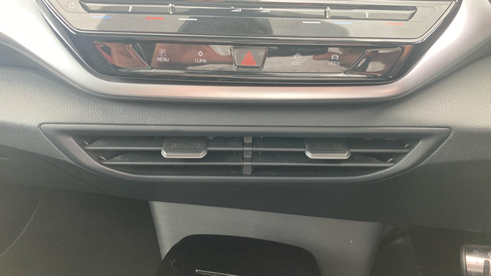 Volkswagen ID.4 150kW Max Pro Performance 77kWh 5dr Auto Electric Estate - Image 43