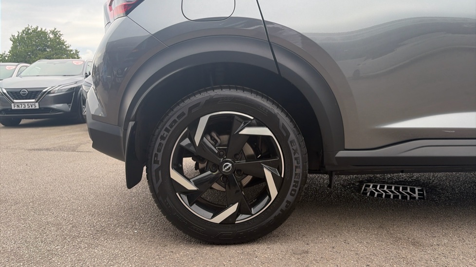 Nissan Juke 1.0 DiG-T 114 N-Connecta 5dr DCT Petrol Hatchback - Image 7