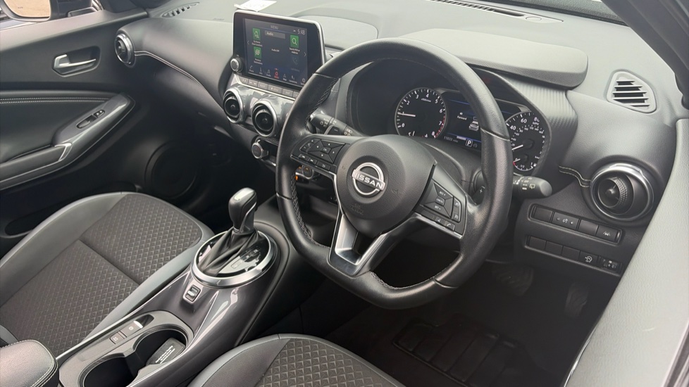 Nissan Juke 1.0 DiG-T 114 N-Connecta 5dr DCT Petrol Hatchback - Image 11