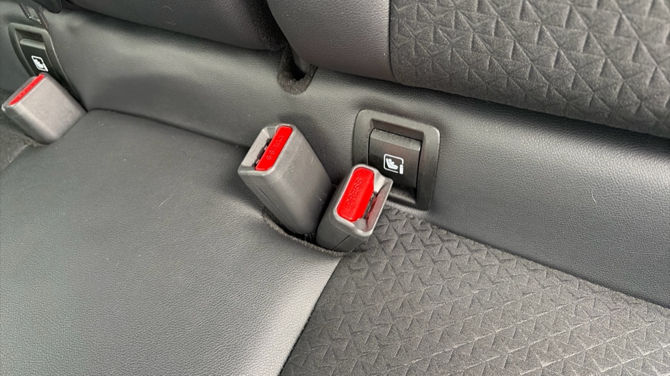 Nissan Juke 1.0 DiG-T 114 N-Connecta 5dr DCT Petrol Hatchback - Image 17