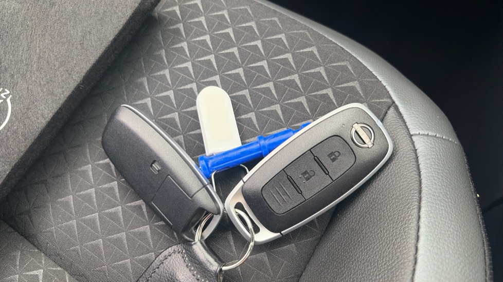 Nissan Juke 1.0 DiG-T 114 N-Connecta 5dr DCT Petrol Hatchback - Image 20