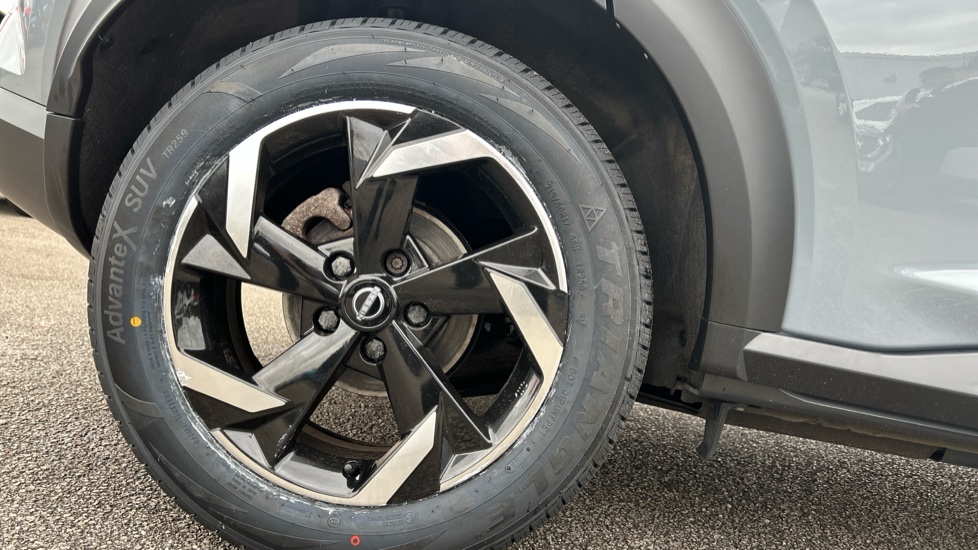 Nissan Juke 1.0 DiG-T 114 N-Connecta 5dr Petrol Hatchback - Image 7