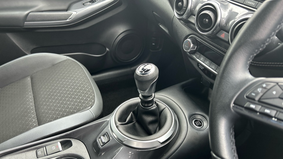 Nissan Juke 1.0 DiG-T 114 N-Connecta 5dr Petrol Hatchback - Image 13