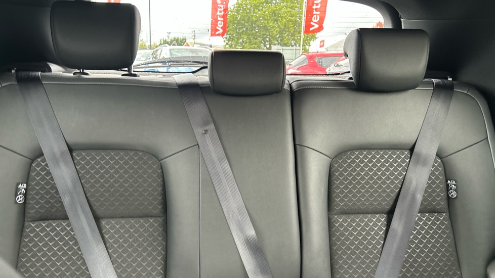 Nissan Juke 1.0 DiG-T 114 N-Connecta 5dr Petrol Hatchback - Image 15