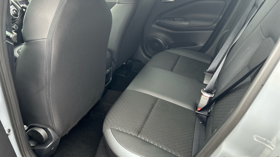 Nissan Juke 1.0 DiG-T 114 N-Connecta 5dr Petrol Hatchback - Image 16