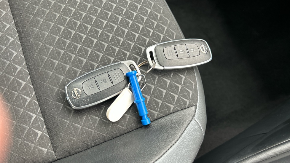 Nissan Juke 1.0 DiG-T 114 N-Connecta 5dr Petrol Hatchback - Image 20