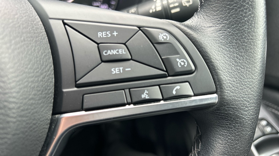 Nissan Juke 1.0 DiG-T 114 N-Connecta 5dr Petrol Hatchback - Image 33