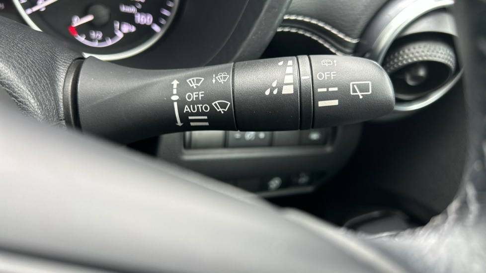 Nissan Juke 1.0 DiG-T 114 N-Connecta 5dr Petrol Hatchback - Image 35