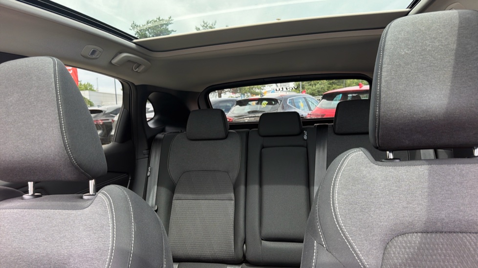 Nissan Qashqai 1.3 DiG-T MH N-Connecta 5dr Petrol Hatchback - Image 15
