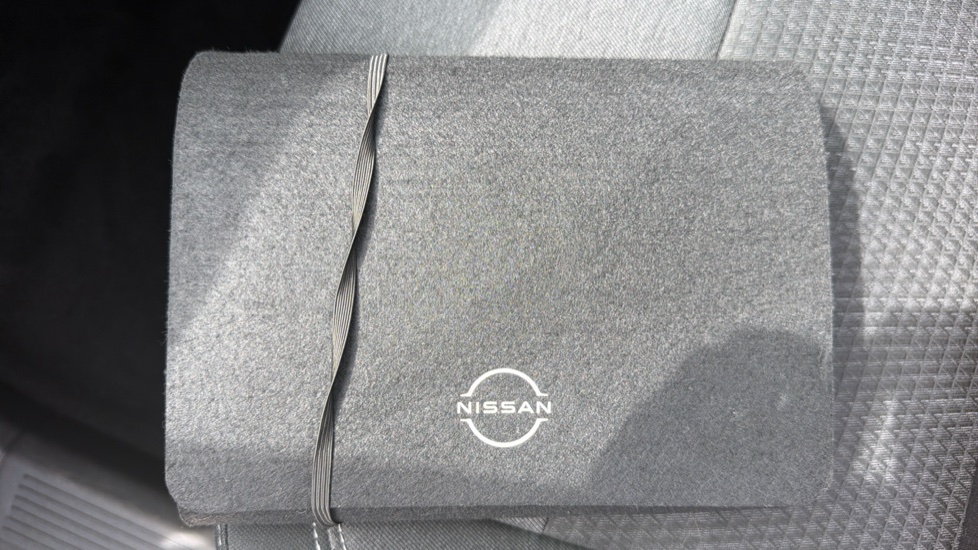 Nissan Qashqai 1.3 DiG-T MH N-Connecta 5dr Petrol Hatchback - Image 19