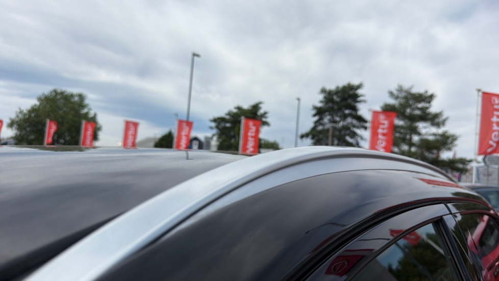 Nissan Qashqai 1.3 DiG-T MH N-Connecta 5dr Petrol Hatchback - Image 23
