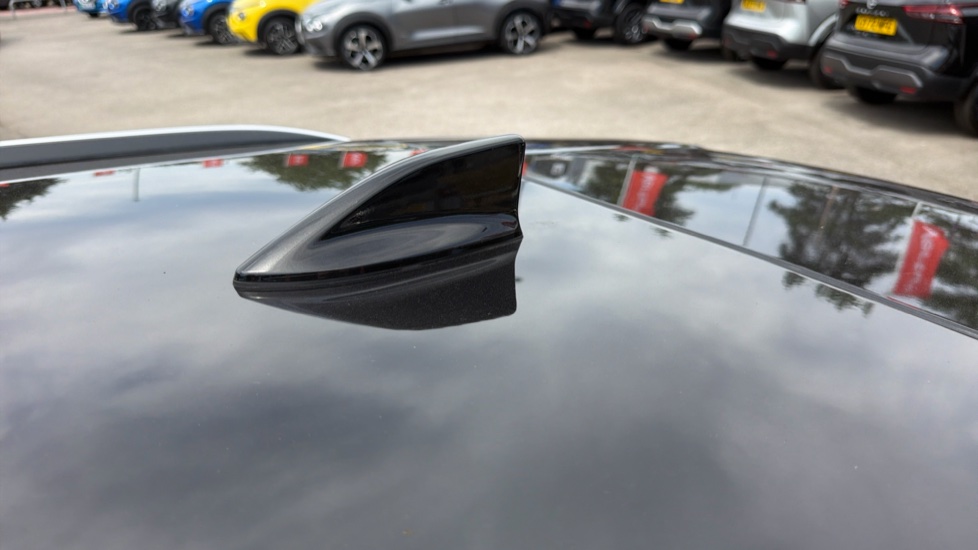 Nissan Qashqai 1.3 DiG-T MH N-Connecta 5dr Petrol Hatchback - Image 24