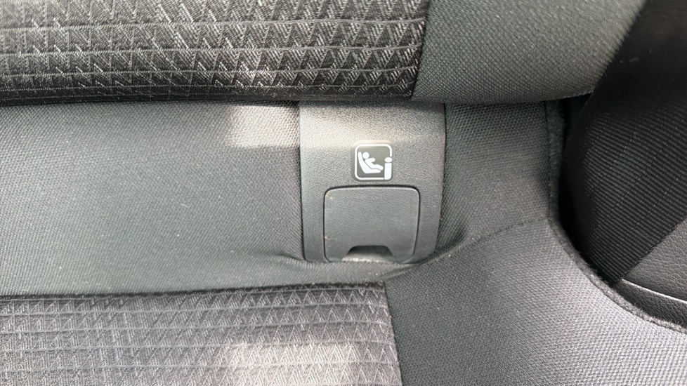 Nissan Qashqai 1.3 DiG-T MH N-Connecta 5dr Petrol Hatchback - Image 25