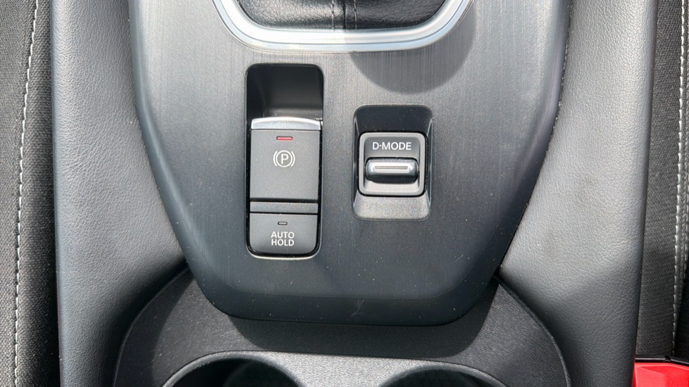 Nissan Qashqai 1.3 DiG-T MH N-Connecta 5dr Petrol Hatchback - Image 43