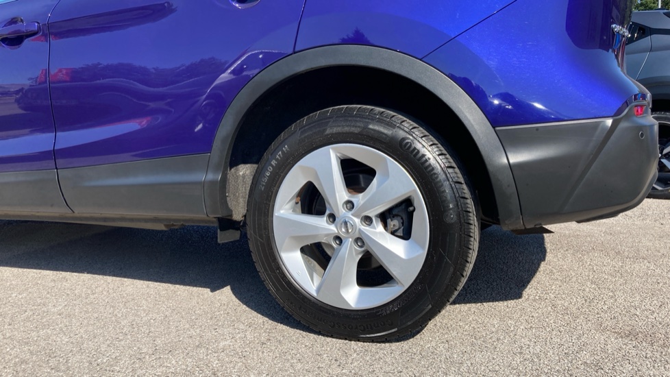Nissan Qashqai 1.3 DiG-T Acenta Premium 5dr Petrol Hatchback - Image 7