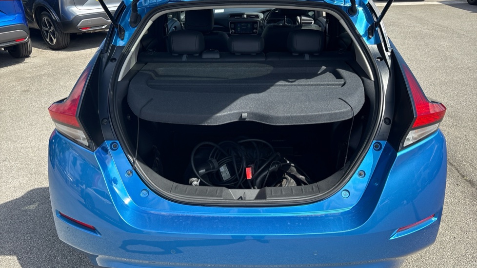 Nissan LEAF 160kW e+ Tekna 62kWh 5dr Auto Electric Hatchback - Image 4