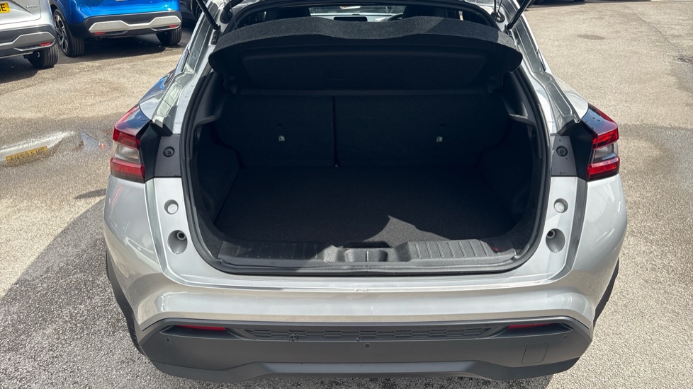 Nissan Juke 1.0 DiG-T 114 N-Connecta 5dr DCT Petrol Hatchback - Image 4