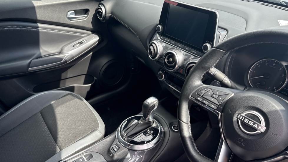 Nissan Juke 1.0 DiG-T 114 N-Connecta 5dr DCT Petrol Hatchback - Image 14