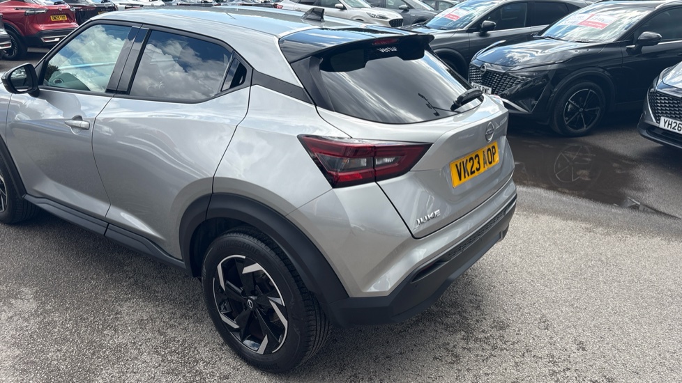 Nissan Juke 1.0 DiG-T 114 N-Connecta 5dr DCT Petrol Hatchback - Image 22