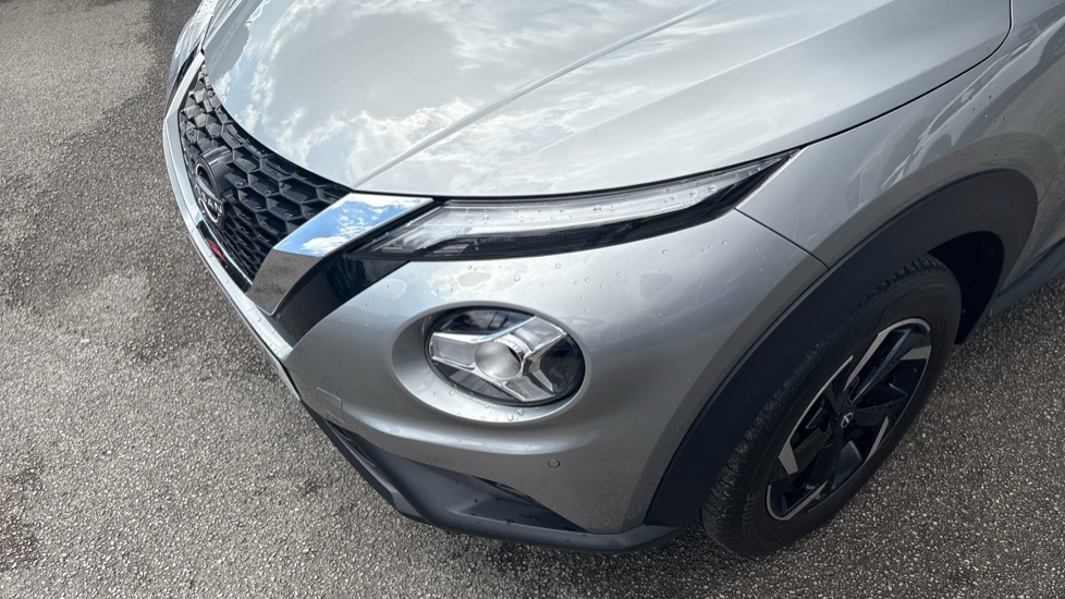 Nissan Juke 1.0 DiG-T 114 N-Connecta 5dr DCT Petrol Hatchback - Image 24