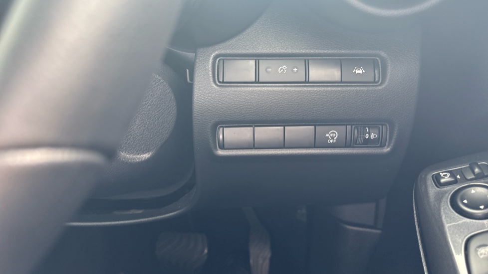Nissan Juke 1.0 DiG-T 114 N-Connecta 5dr DCT Petrol Hatchback - Image 32