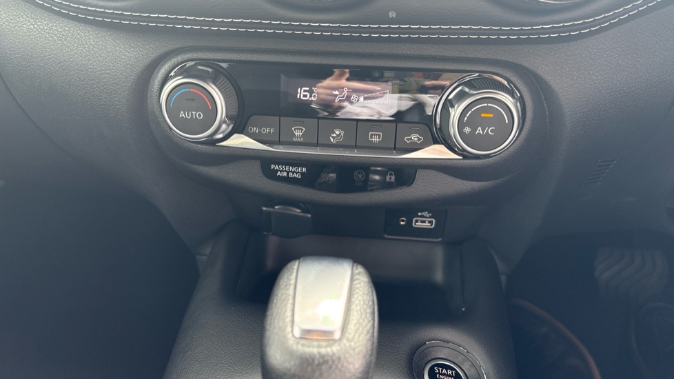 Nissan Juke 1.0 DiG-T 114 N-Connecta 5dr DCT Petrol Hatchback - Image 35
