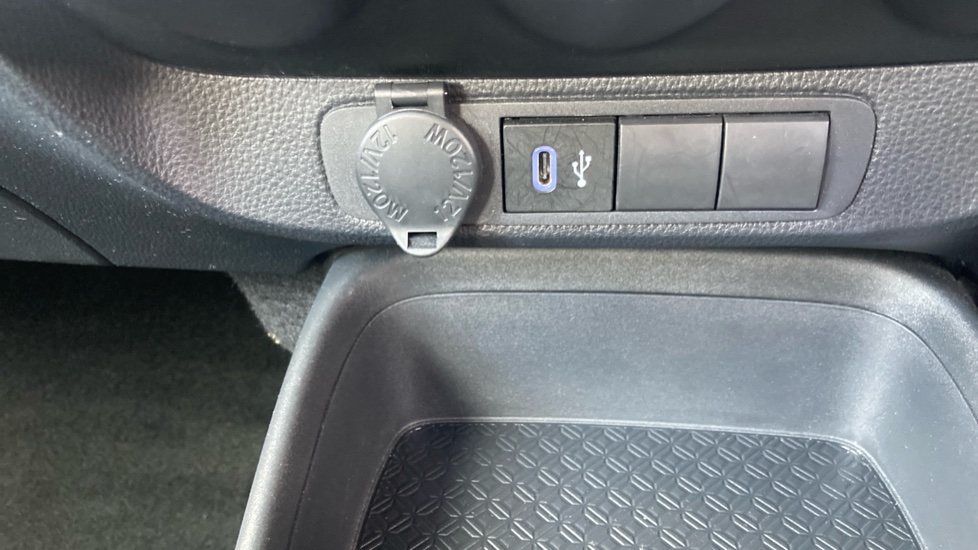 Toyota Aygo X 1.0 VVT-i Pure 5dr Petrol Hatchback - Image 27