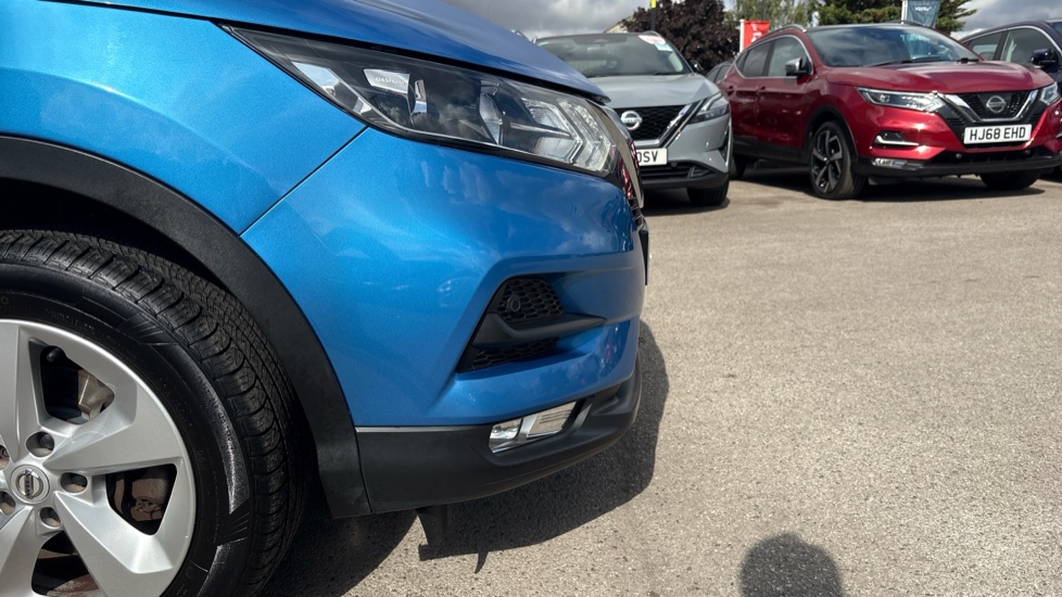 Nissan Qashqai 1.3 DiG-T Acenta Premium 5dr Petrol Hatchback - Image 22