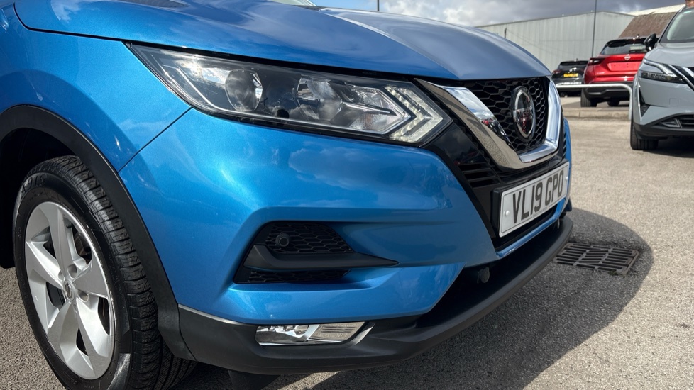 Nissan Qashqai 1.3 DiG-T Acenta Premium 5dr Petrol Hatchback - Image 23