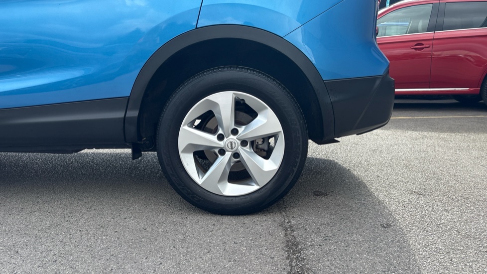 Nissan Qashqai 1.3 DiG-T Acenta Premium 5dr Petrol Hatchback - Image 26