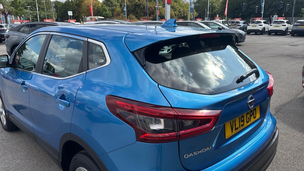 Nissan Qashqai 1.3 DiG-T Acenta Premium 5dr Petrol Hatchback - Image 27
