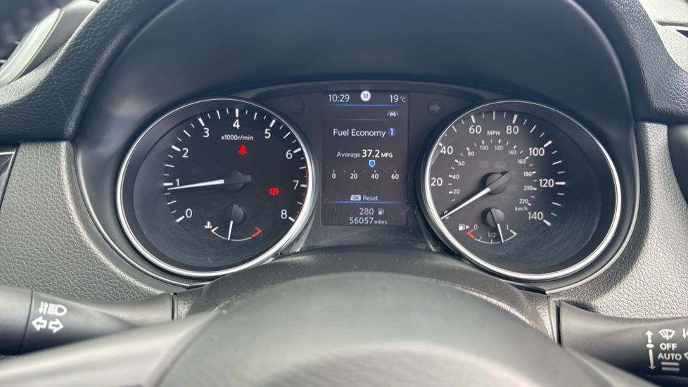 Nissan Qashqai 1.3 DiG-T Acenta Premium 5dr Petrol Hatchback - Image 35
