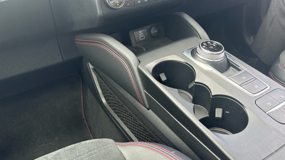 Ford Kuga 2.5 PHEV ST-Line X Edition 5dr CVT Estate - Image 13