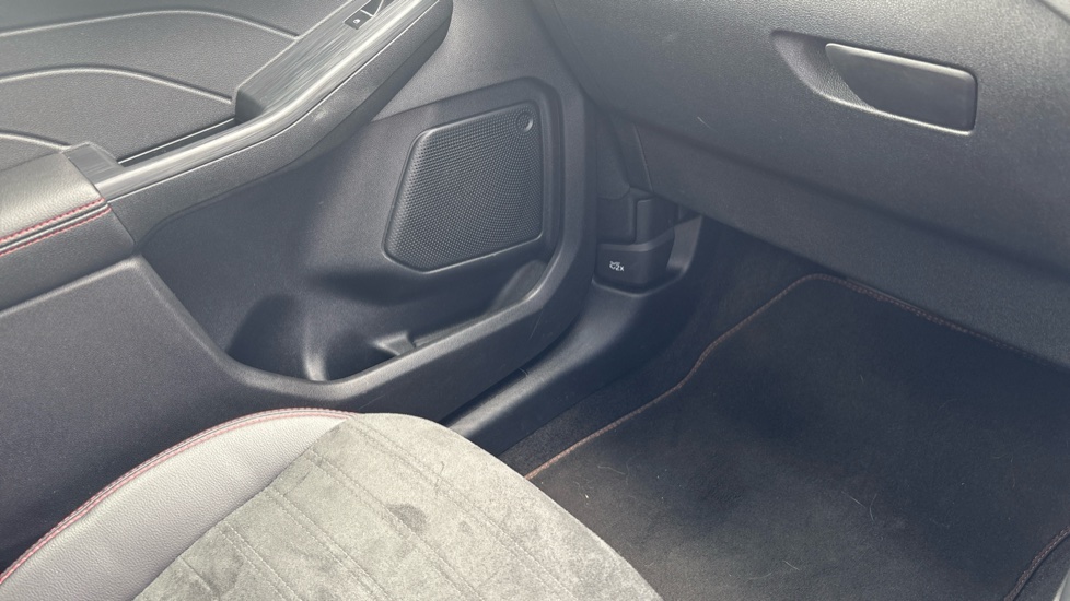 Ford Kuga 2.5 PHEV ST-Line X Edition 5dr CVT Estate - Image 27