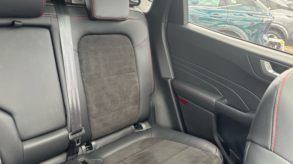 Ford Kuga 2.5 PHEV ST-Line X Edition 5dr CVT Estate - Image 31