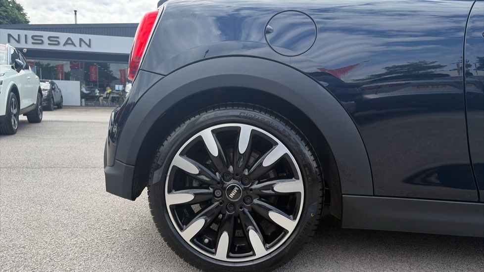 MINI Hatchback 1.5 Cooper Exclusive 3dr Auto Petrol Hatchback - Image 7