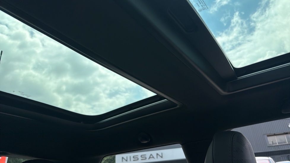 MINI Hatchback 1.5 Cooper Exclusive 3dr Auto Petrol Hatchback - Image 23